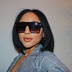 Black square oversized sunglasses